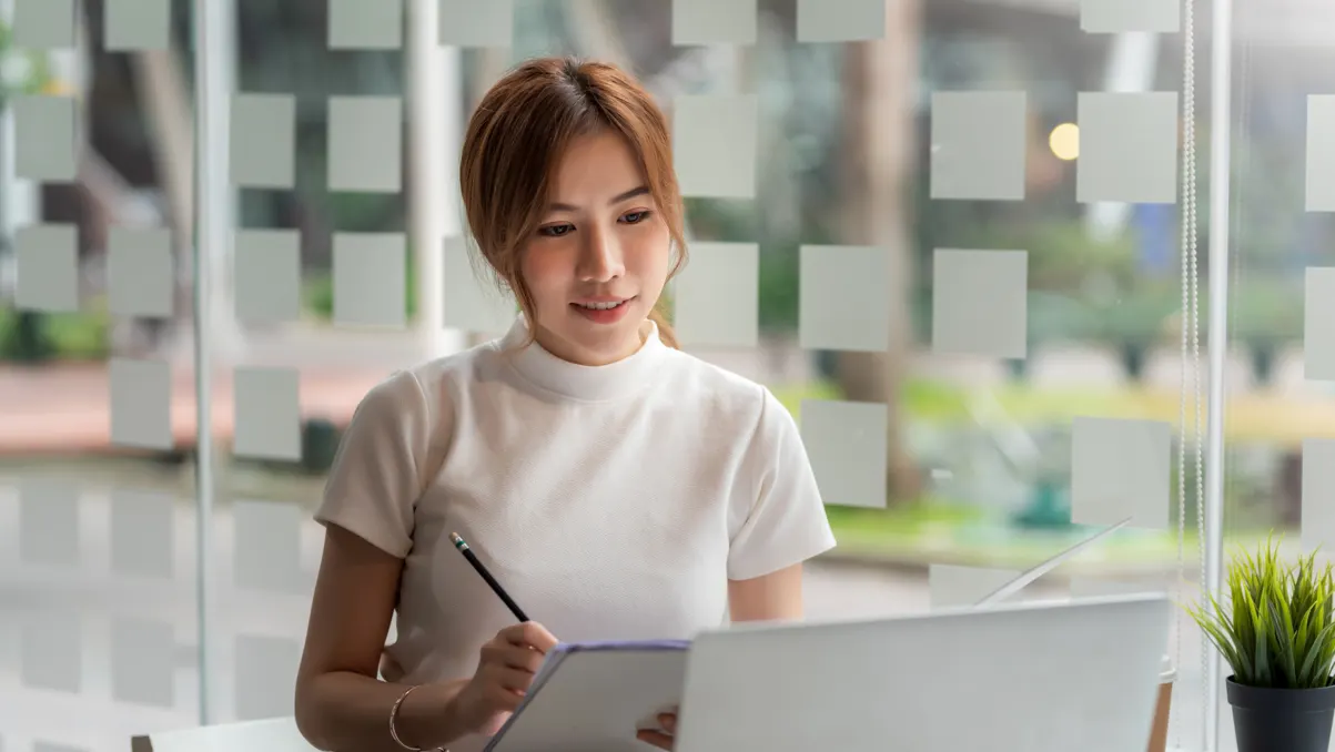 Usage rights and licensing concept for commercial model work